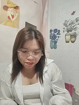 Snapshot of Cover-baa chatting on 05-23-26, 10:14 Cover-baa online show from 05-23-26, 10:14
