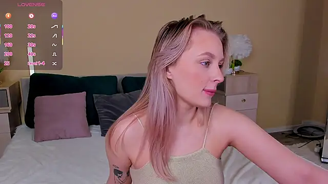 Snapshot of KiraRuiz chatting on 02-05-26, 01:21 KiraRuiz online show from 02-05-26, 01:21