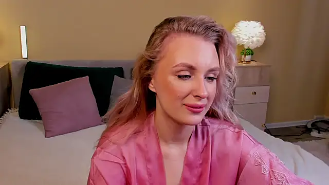 Snapshot of KiraRuiz chatting on 02-06-26, 09:23 KiraRuiz online show from 02-06-26, 09:23