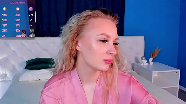 Snapshot of KiraRuiz chatting on 02-22-26, 12:56 KiraRuiz online show from 02-22-26, 12:56