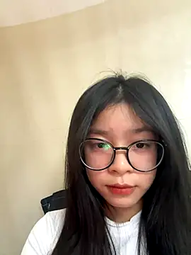 Snapshot of mau155_ chatting on 11-20-25, 12:27 mau155 online show from 11-20-25, 12:27