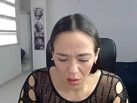 Annie Cervantez online show from 01-18-26, 11:25