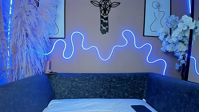 ella evans  online show from 11-24-25, 12:16