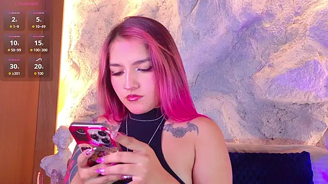 Snapshot of bella_mush chatting on 07-16-26, 10:05 bella mush online show from 07-16-26, 10:05