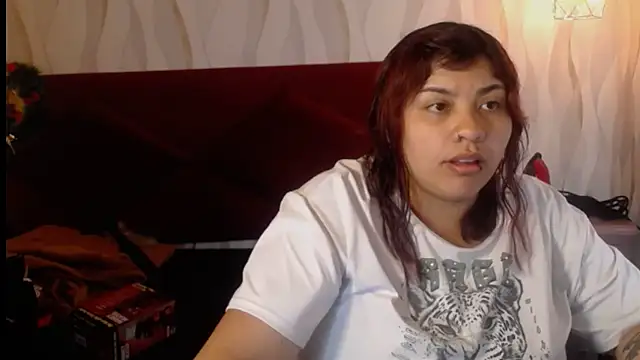 Snapshot of danna_garza chatting on 12-18-25, 04:51 danna garza online show from 12-18-25, 04:51