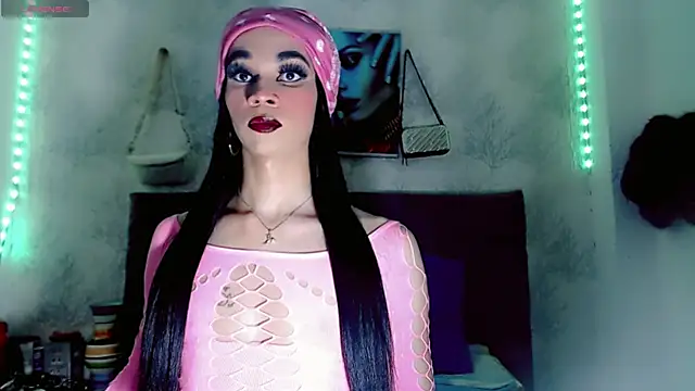 Snapshot of Karla_hot777 chatting on 11-25-25, 04:07 Karla hot777 online show from 11-25-25, 04:07