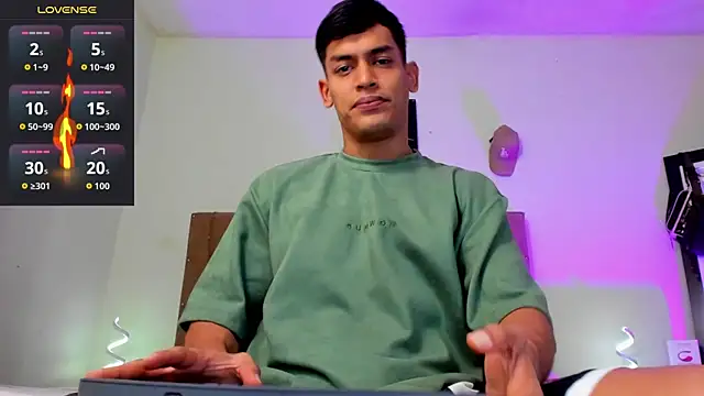 Snapshot of blorelopez chatting on 02-17-26, 08:48 blorelopez online show from 02-17-26, 08:48