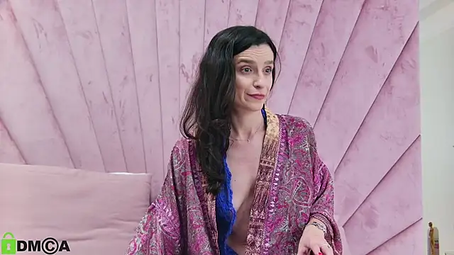 Snapshot of AnnaHarperX chatting on 01-08-25, 07:03 AnnaHarperX online show from 01-08-25, 07:03