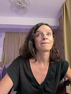 Snapshot of AnnaHarperX chatting on 09-10-25, 05:35 AnnaHarperX online show from 09-10-25, 05:35