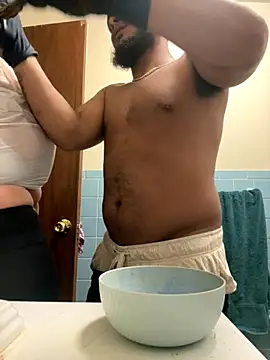 Snapshot of lovebelowyou chatting on 11-25-25, 12:43 lovebelowyou online show from 11-25-25, 12:43