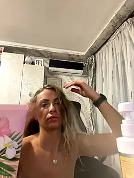 Snapshot of Goldgodess chatting on 12-02-25, 05:46 Goldgodess online show from 12-02-25, 05:46