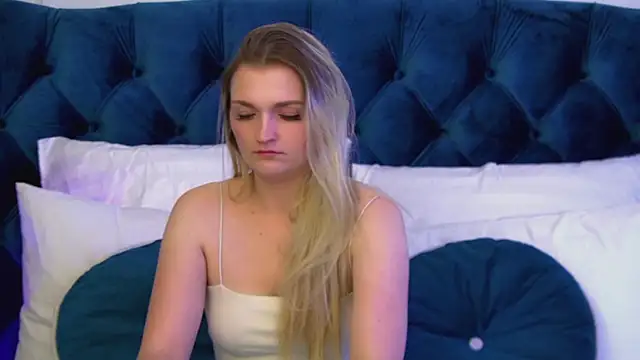 AnnyRaii online show from 02-17-26, 06:21