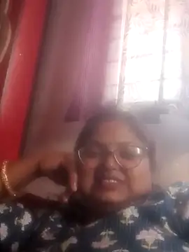 Snapshot of Simran62 chatting on 02-08-26, 11:02 Simran62 online show from 02-08-26, 11:02