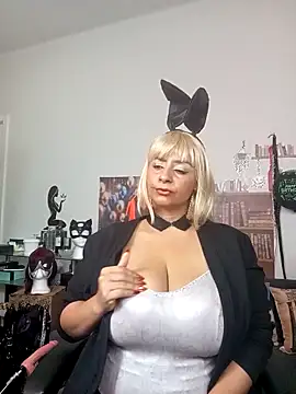 LaReineCleo online show from 04-04-26, 12:02