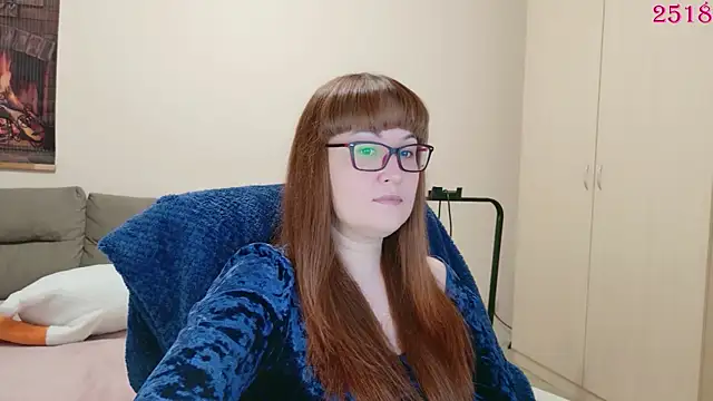 Snapshot of Foxy-lady chatting on 04-06-26, 12:17 Foxy-lady online show from 04-06-26, 12:17