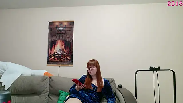 Snapshot of Foxy-lady chatting on 04-12-26, 06:46 Foxy-lady online show from 04-12-26, 06:46