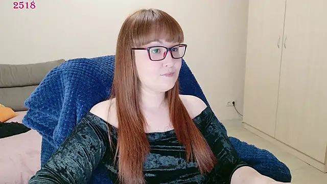 Snapshot of Foxy-lady chatting on 05-16-26, 05:34 Foxy-lady online show from 05-16-26, 05:34