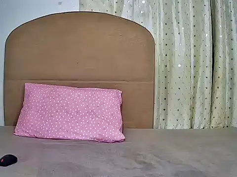 Snapshot of Freaky_Cardi chatting on 11-23-25, 07:13 Freaky Cardi online show from 11-23-25, 07:13