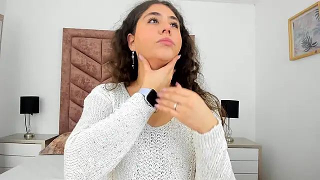 Snapshot of Emmalorez__ chatting on 12-02-25, 12:10 Emmalorez online show from 12-02-25, 12:10