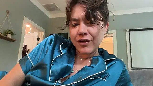 Snapshot of bendlikebecks chatting on 05-11-26, 01:17 bendlikebecks online show from 05-11-26, 01:17