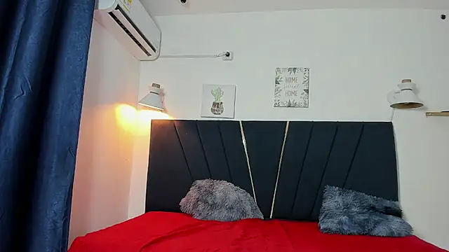 Snapshot of kendall_x0 chatting on 11-19-25, 07:36 kendall x0 online show from 11-19-25, 07:36