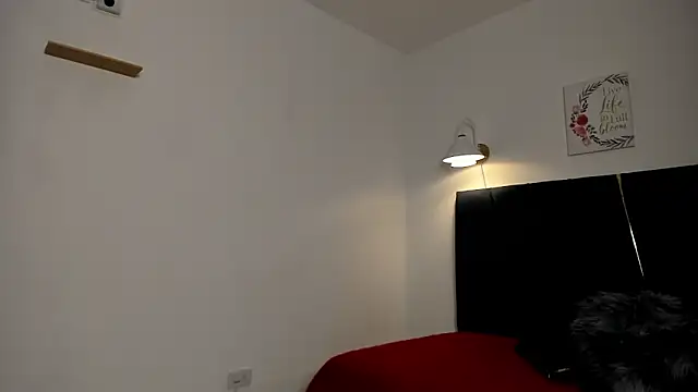 Snapshot of kendall_x0 chatting on 12-04-25, 12:31 kendall x0 online show from 12-04-25, 12:31