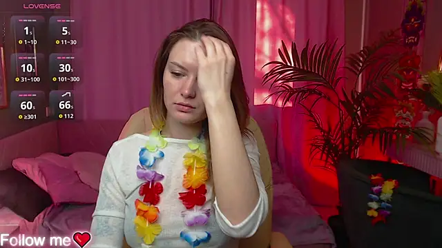 Ursula Andres online show from 04-09-26, 01:16