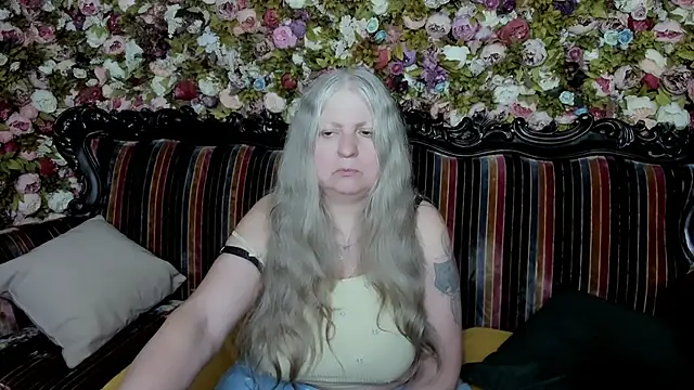 Snapshot of mariabelladonna chatting on 06-20-26, 06:38 mariabelladonna online show from 06-20-26, 06:38