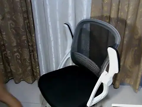 Snapshot of AmazingVivyoria69 chatting on 07-04-26, 07:03 AmazingVivyoria69 online show from 07-04-26, 07:03