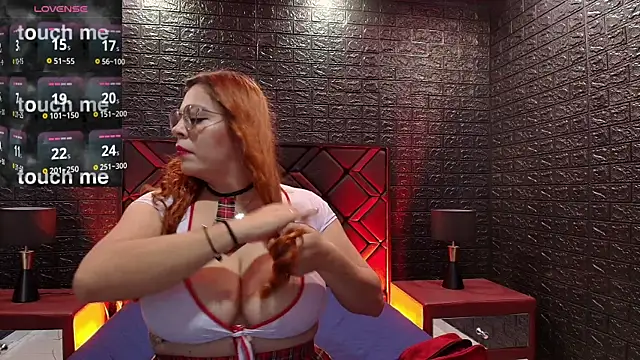 Paris Luxx online show from 11-24-25, 07:24