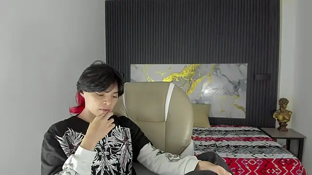 Sylasfrost online show from 12-13-25, 07:53