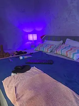 Snapshot of IsabelaStefano chatting on 12-16-25, 03:22 IsabelaStefano online show from 12-16-25, 03:22