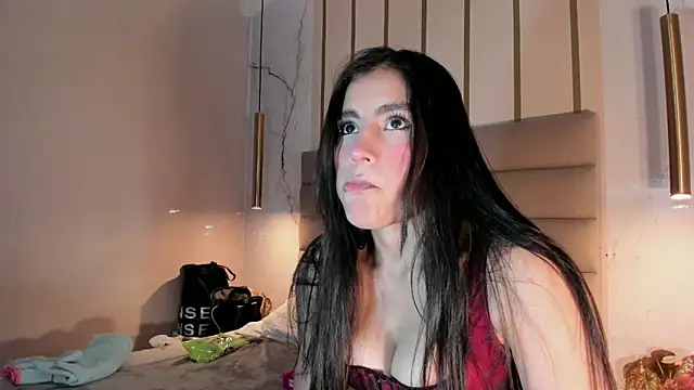 Snapshot of IsabelaStefano chatting on 06-15-26, 03:20 IsabelaStefano online show from 06-15-26, 03:20