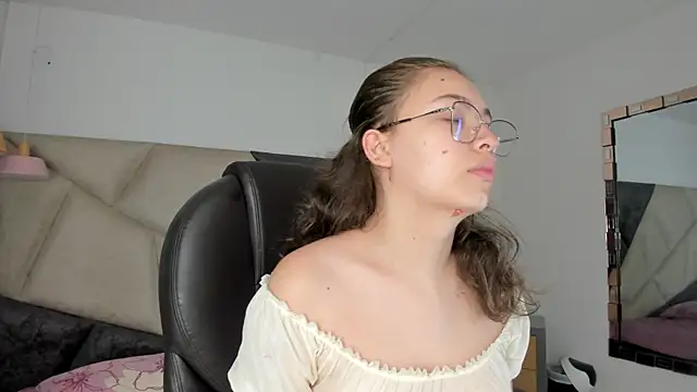 MarieTaylor  online show from 12-14-25, 06:34