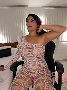 Snapshot of Laia_torres1 chatting on 07-19-26, 01:37 Laia torres1 online show from 07-19-26, 01:37