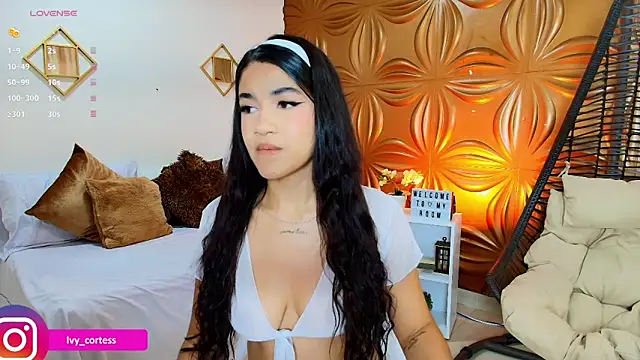 Ivycortes online show from 12-22-25, 09:12