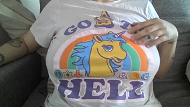 Snapshot of xxxluana chatting on 06-08-26, 07:03 xxxluana online show from 06-08-26, 07:03
