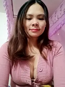 quynhquynh  online show from 01-12-26, 02:06