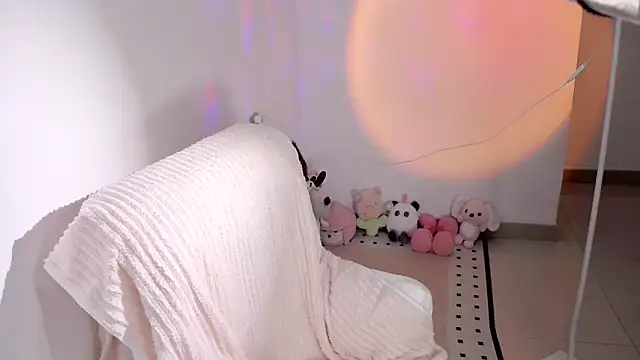 XIAOFENG-2025 online show from 03-31-26, 06:25