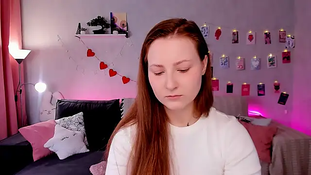 velvet cherry  online show from 02-07-26, 08:51