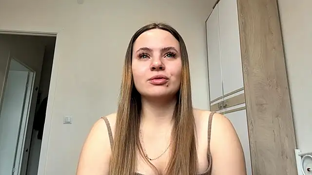 Snapshot of ShaGruninger chatting on 11-20-25, 08:03 ShaGruninger online show from 11-20-25, 08:03