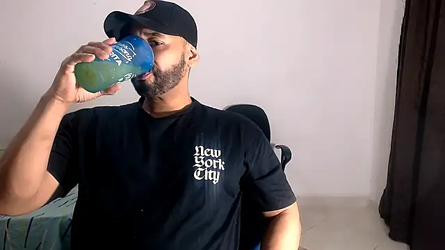 musclehetero online show from 11-22-25, 07:57