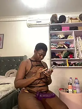 Snapshot of Thickbrat75 chatting on 12-19-25, 12:17 Thickbrat75 online show from 12-19-25, 12:17