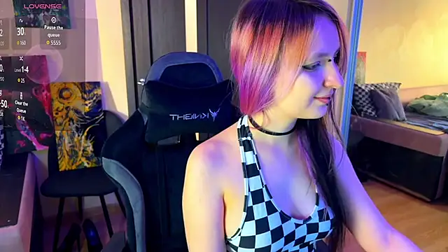 Snapshot of lavender_monster chatting on 02-14-26, 10:12 lavender monster online show from 02-14-26, 10:12