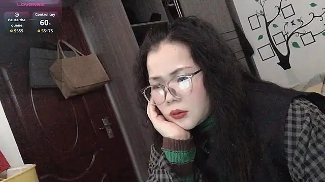 Huahua3187 online show from 11-30-25, 07:01