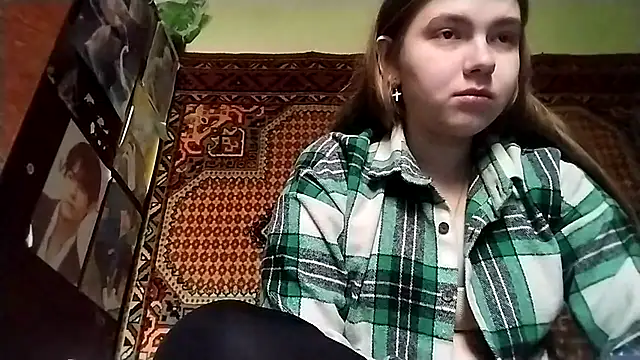 KikiBang online show from 11-30-25, 08:18