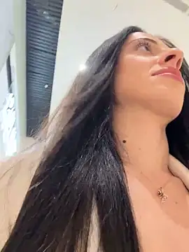 Snapshot of Lilitoppp chatting on 11-21-25, 02:38 Lilitoppp online show from 11-21-25, 02:38