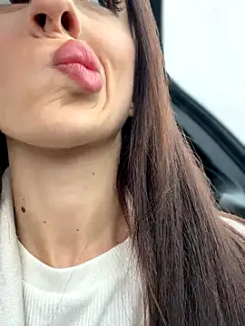 Snapshot of Lilitoppp chatting on 12-02-25, 09:25 Lilitoppp online show from 12-02-25, 09:25