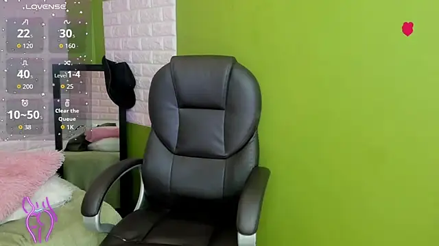 Snapshot of tommy_cherry_ chatting on 12-04-25, 06:27 tommy cherry online show from 12-04-25, 06:27