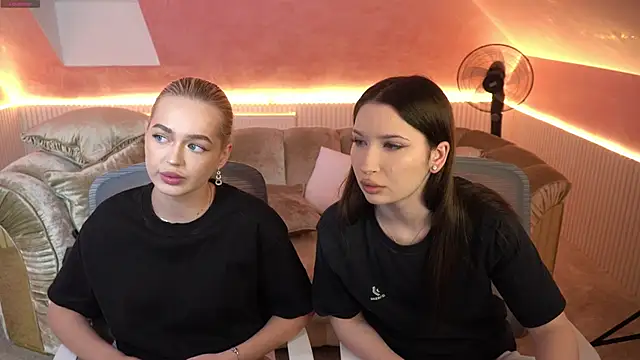 Liza Mur online show from 11-26-25, 03:13